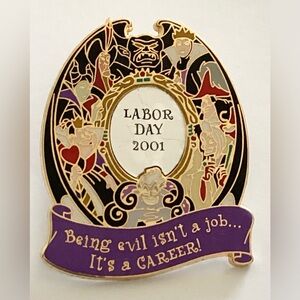 SIGNED BY THE ARTIST Disney Villains LE3500 Evil Career Pin